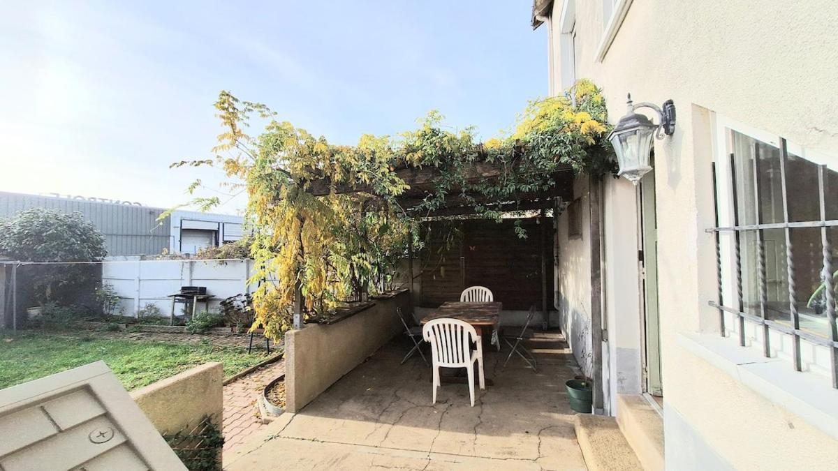 Maison Cosy Avec Jardin Proche 24H Du Mans Hébergement de vacances Le Mans